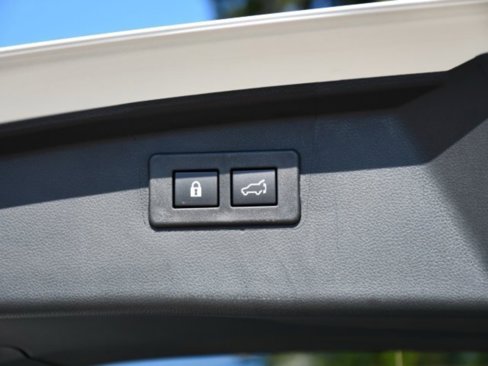 New 2025 Subaru Outback Touring XT image 31