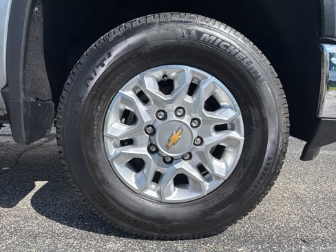 Used 2025 Chevrolet Silverado 3500 LTZ w/ LTZ Plus Package image 9