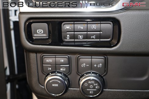 New 2026 GMC Yukon Elevation image 30