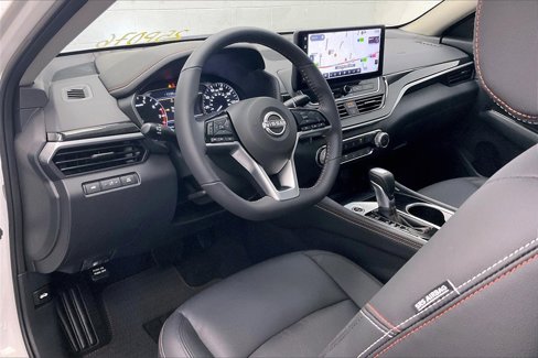 Certified 2024 Nissan Altima 2.5 SR w/ SR Premium Package image 13