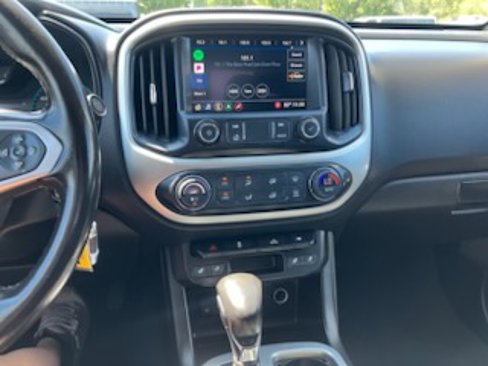 Used 2022 Chevrolet Colorado LT w/ Luxury Package image 7