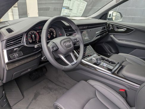 New 2025 Audi Q8 Prestige image 9