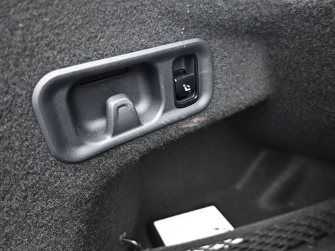 Used 2025 Mercedes-Benz E 350 Sedan image 48