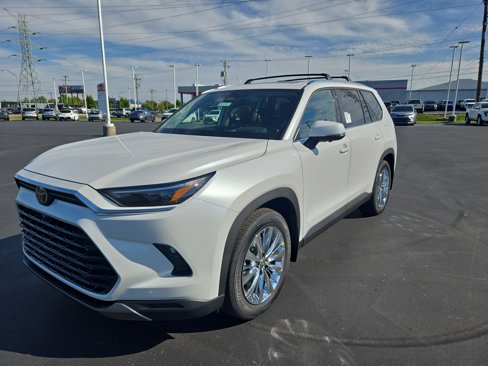 New 2026 Toyota Grand Highlander Platinum image 3