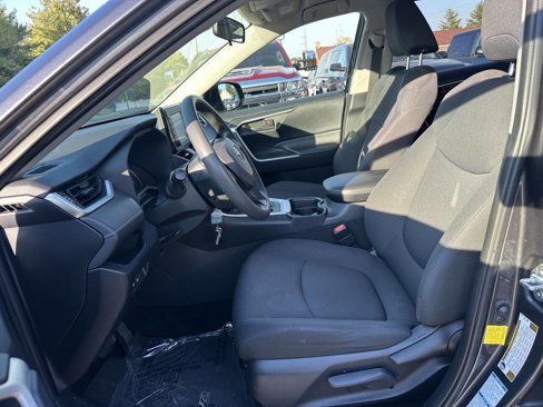 Used 2019 Toyota RAV4 LE image 18