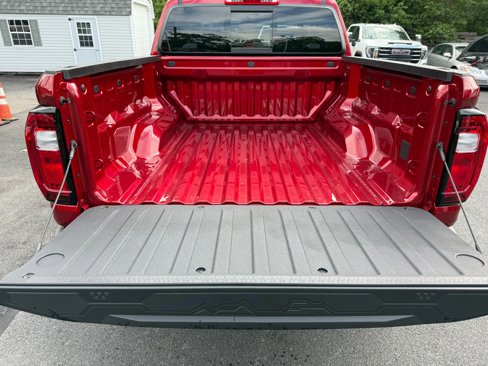 New 2025 GMC Canyon Elevation w/ Technology Package image 18