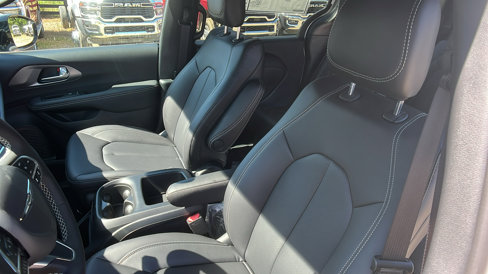 New 2026 Chrysler Pacifica Select image 19
