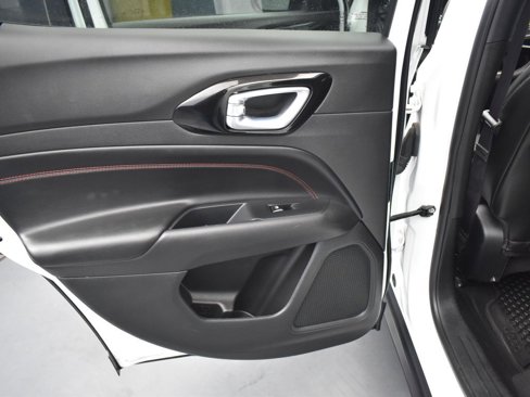 Used 2023 Jeep Compass Trailhawk image 29