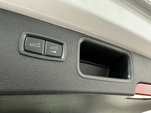 New 2025 Porsche Macan Turbo image 38