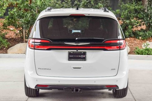 New 2026 Chrysler Pacifica Pinnacle image 5
