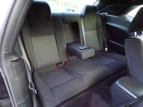 Used 2016 Dodge Challenger SXT image 21