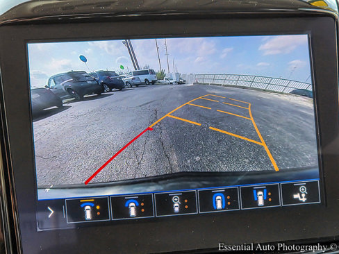 Used 2021 Chevrolet Traverse Premier image 25