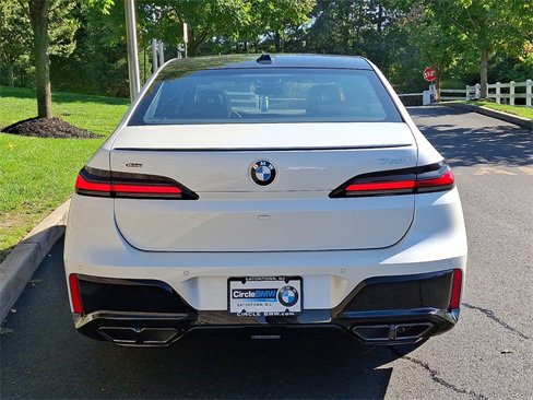 New 2026 BMW 760i xDrive image 5