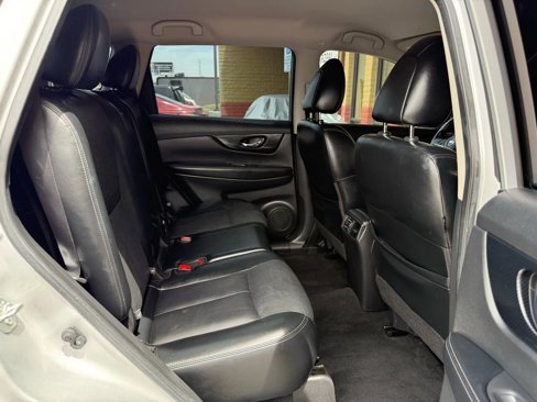 Used 2018 Nissan Rogue SL image 27
