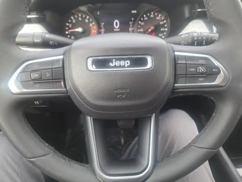 Certified 2024 Jeep Compass Latitude image 15