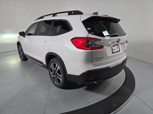 New 2025 Subaru Ascent Limited image 3