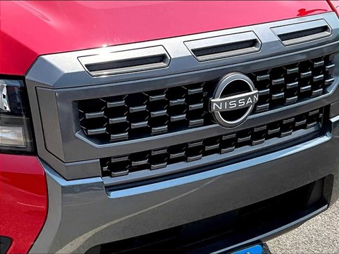 Certified 2025 Nissan Frontier SV image 31