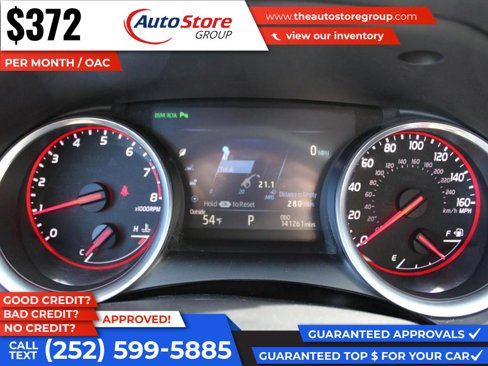 Used 2018 Toyota Camry XSE image 12