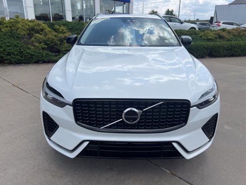 Certified 2025 Volvo XC60 T8 Plus w/ Protection Package Premier image 8