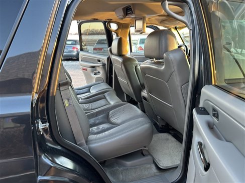 Used 2004 GMC Yukon Denali image 8