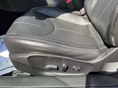 Used 2011 INFINITI G37 Sport w/ Premium Pkg image 18