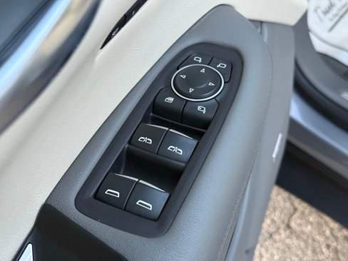 Used 2020 Cadillac XT5 Premium Luxury image 16