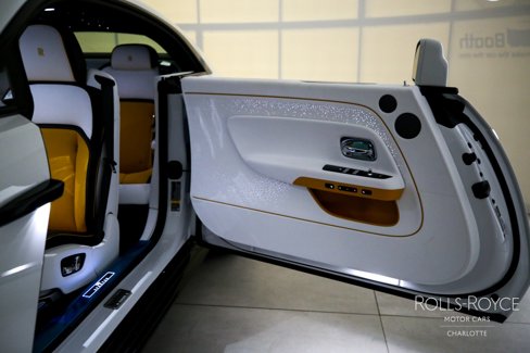 New 2025 Rolls-Royce Spectre Black Badge image 12