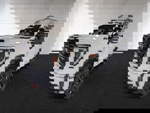 Used 2024 GMC Sierra 3500 AT4 image 5