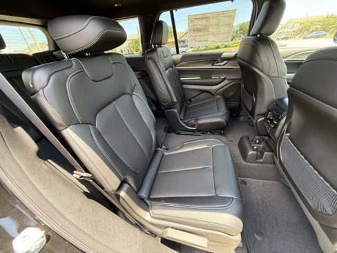 New 2025 Jeep Grand Cherokee L Limited image 12