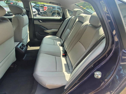 Used 2018 Honda Accord EX image 10