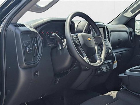 New 2025 Chevrolet Silverado 1500 Custom image 3