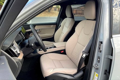 New 2026 Volvo XC90 T8 Plus image 11