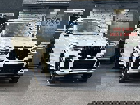 Used 2021 BMW X6 xDrive40i w/ M Sport Package image 3