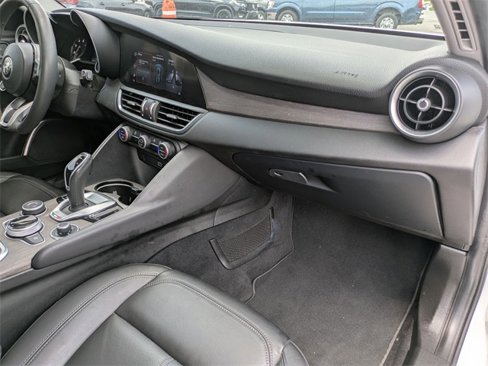 Used 2021 Alfa Romeo Giulia Ti image 24