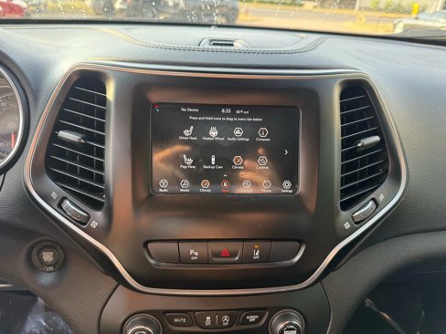 Used 2021 Jeep Cherokee Latitude Plus image 17