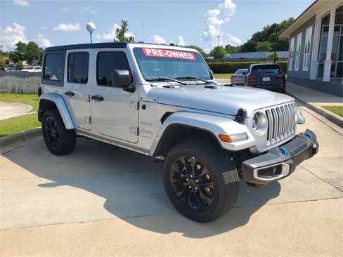 Used 2023 Jeep Wrangler Unlimited Sahara image 7