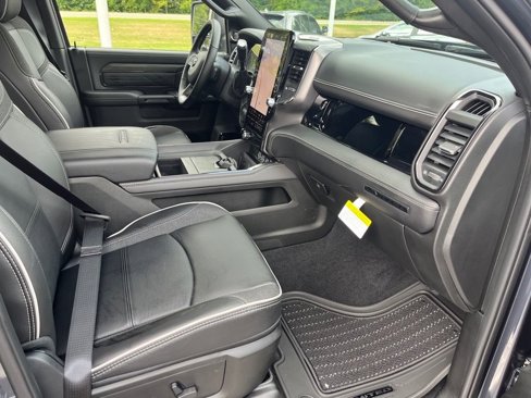 Used 2025 RAM 3500 Limited image 35