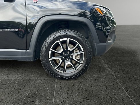 Used 2024 Jeep Compass Trailhawk image 9