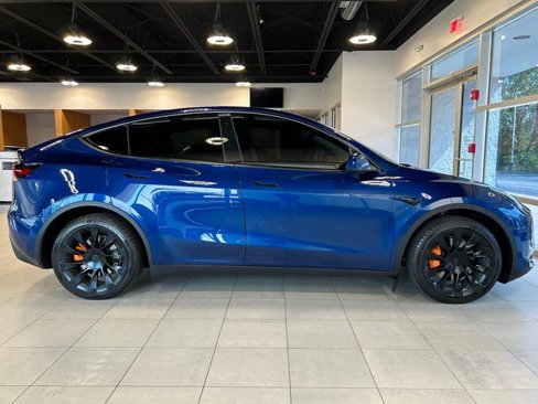 Used 2023 Tesla Model Y Long Range image 15