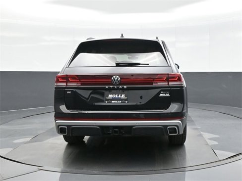 New 2025 Volkswagen Atlas Peak Edition SE image 6