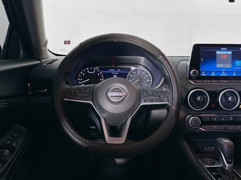 Used 2025 Nissan Sentra SV image 17