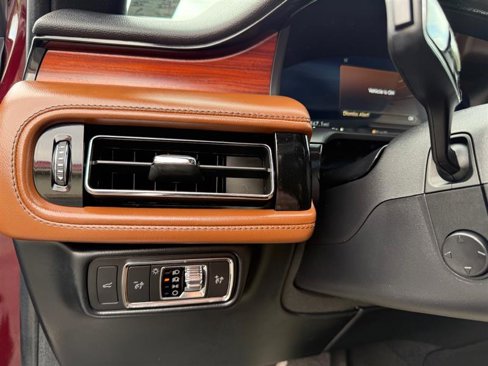 Used 2022 Lincoln Aviator Reserve w/ Equipment Group 201A image 31