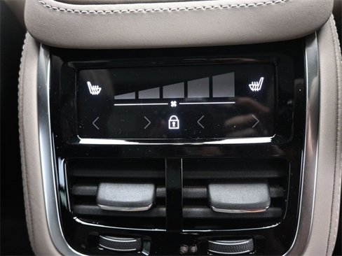 New 2026 Volvo XC90 B6 Plus w/ Protection Package Premier image 35