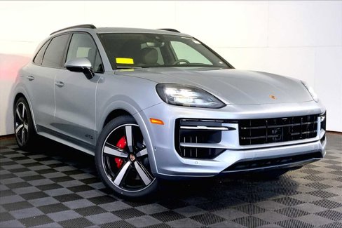 New 2026 Porsche Cayenne GTS image 9
