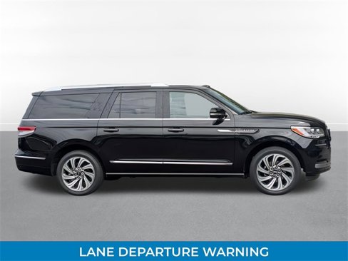 Certified 2024 Lincoln Navigator L 4WD image 2