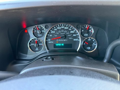 Used 2019 Chevrolet Express 2500 w/ Driver Convenience Package image 18