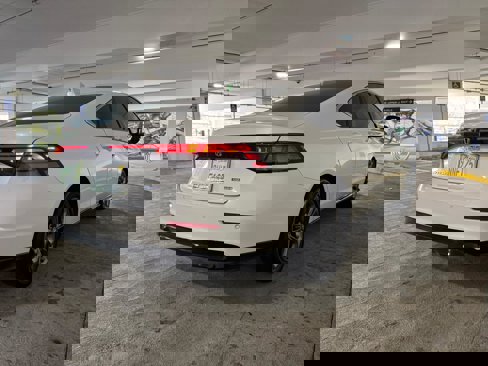 Used 2024 Honda Accord EX-L image 3