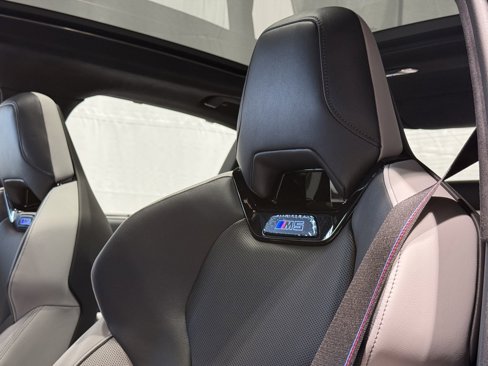 New 2026 BMW M5 w/ Executive Package image 21