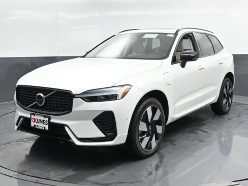 New 2025 Volvo XC60 T8 Plus w/ Protection Package Premier image 5