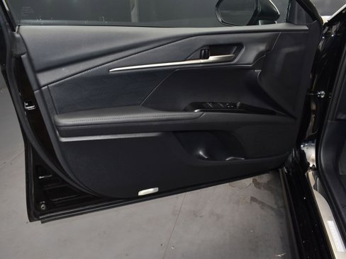 Used 2025 Toyota Camry XSE image 11